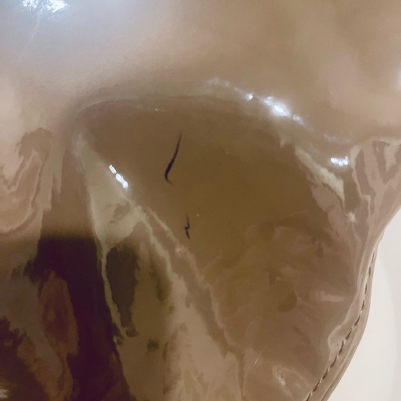 Agnes B enamel leather shoulder bag - Picture 3 of 13